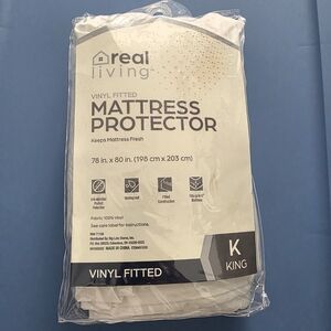 White Vinyl Fitted Mattress Protector - King